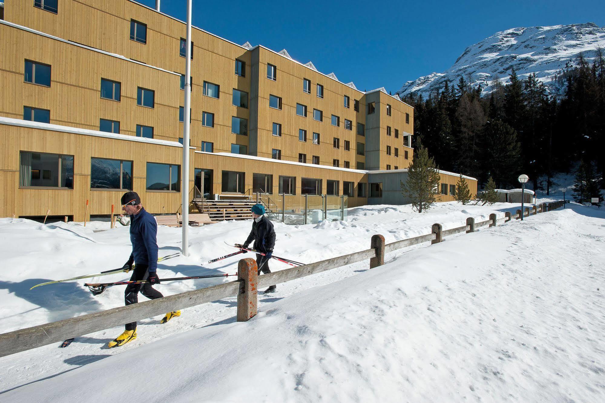 St. Moritz Youth Hostel Exterior photo